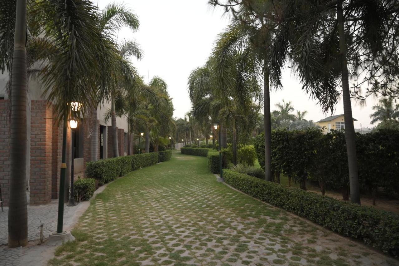 לודהיאנה Kamal Resorts - The Luxury Of Being Yourself מראה חיצוני תמונה