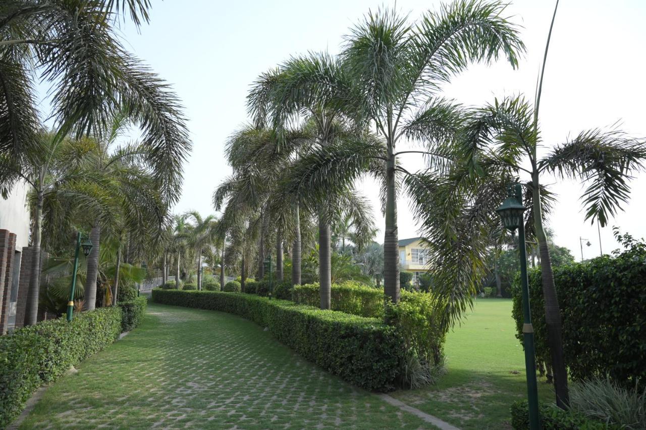 לודהיאנה Kamal Resorts - The Luxury Of Being Yourself מראה חיצוני תמונה