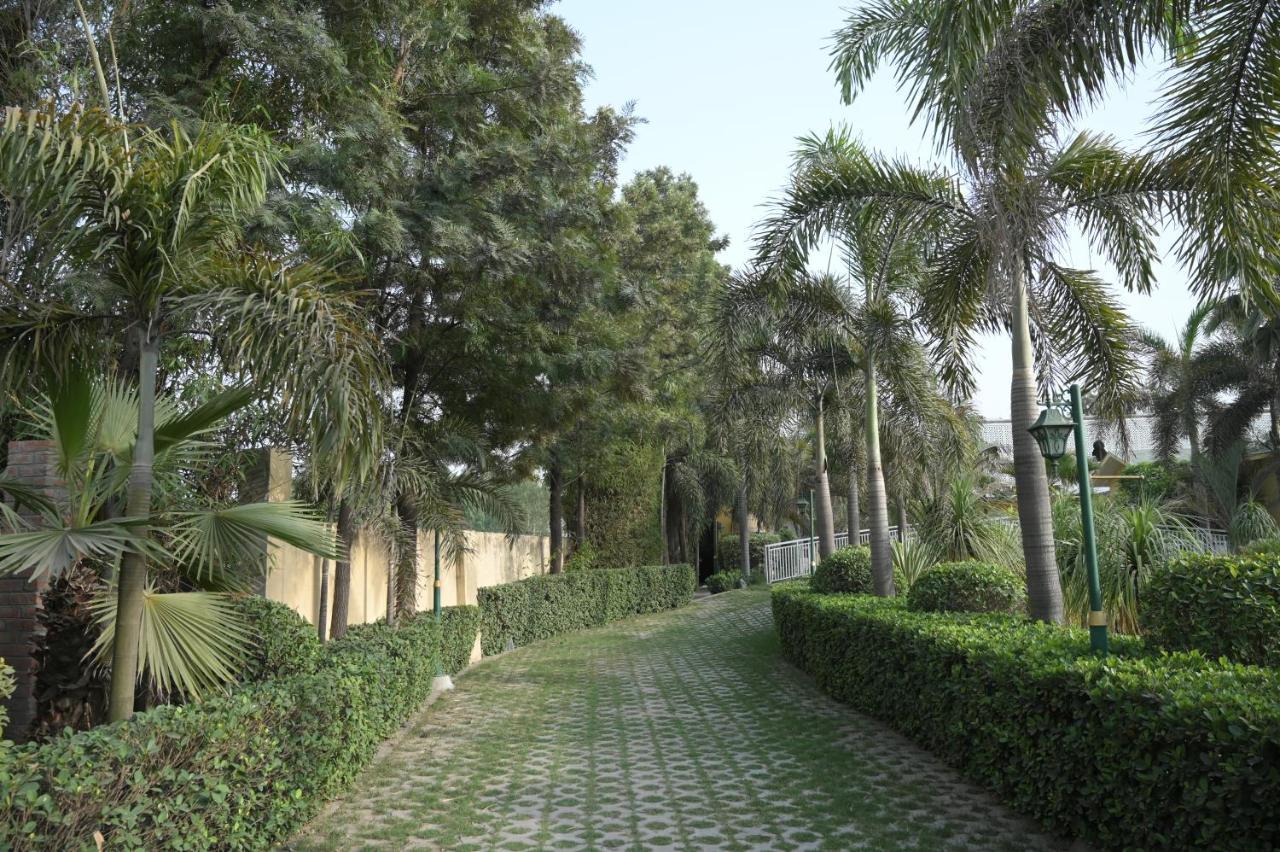 לודהיאנה Kamal Resorts - The Luxury Of Being Yourself מראה חיצוני תמונה